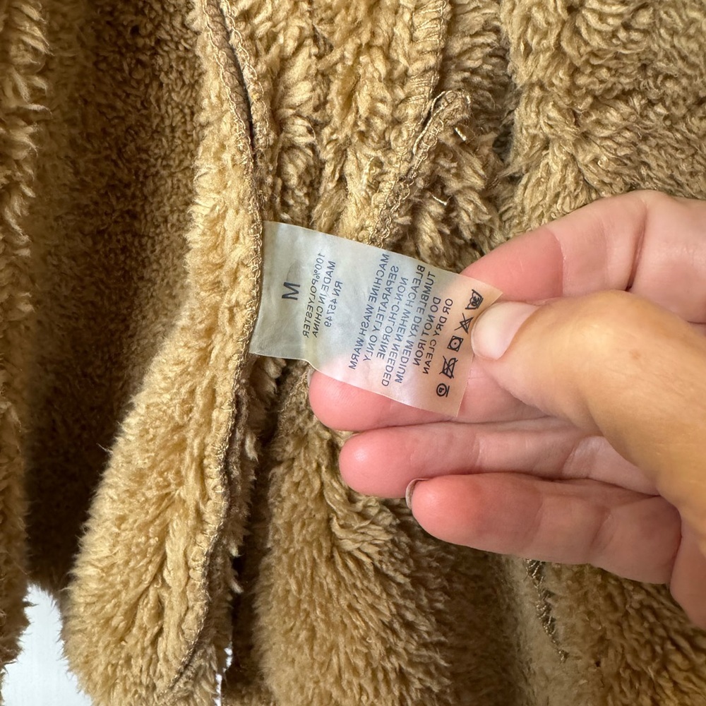 Faux Fur Vest size M - Picture 5 of 11